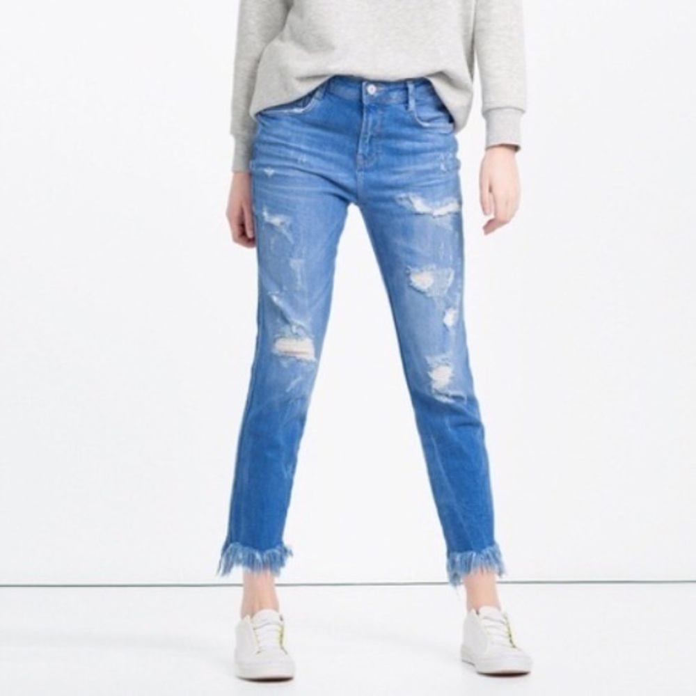Zara trafaluc distressed jeans with frayed hem size 26